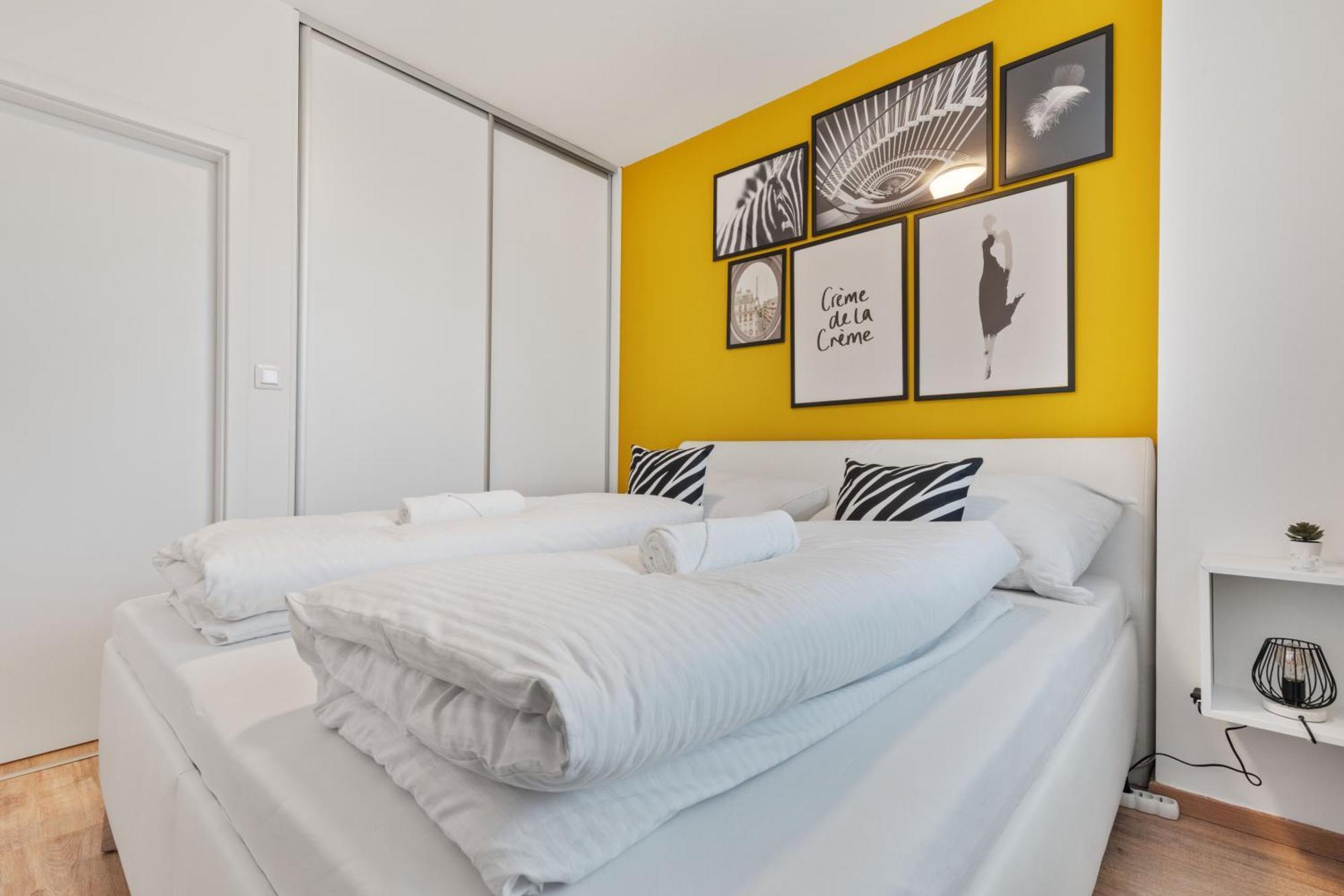 Lam Safari - Balcony - Ac - Free Parking Apartamento Bratislava Exterior foto