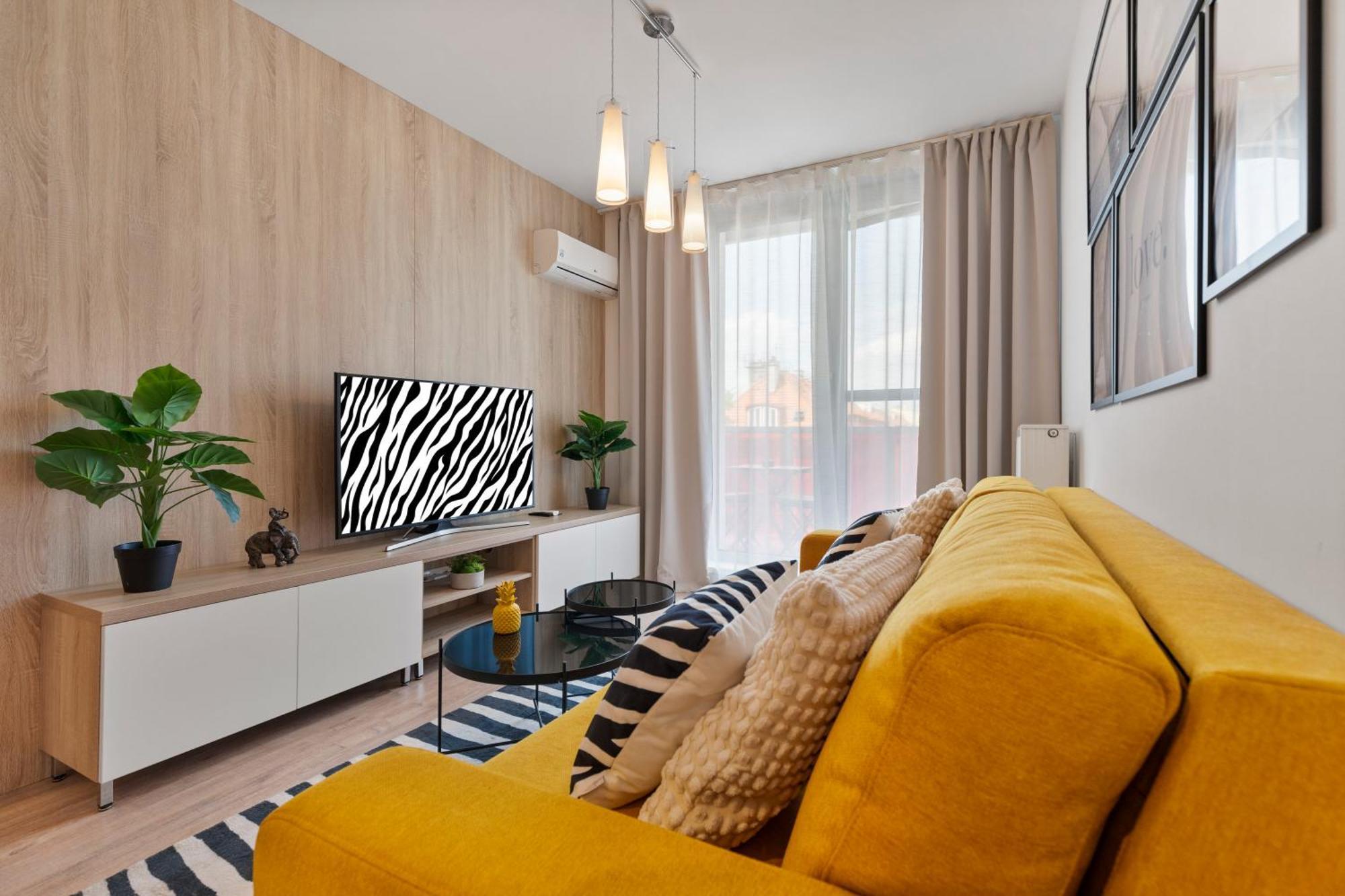 Lam Safari - Balcony - Ac - Free Parking Apartamento Bratislava Exterior foto